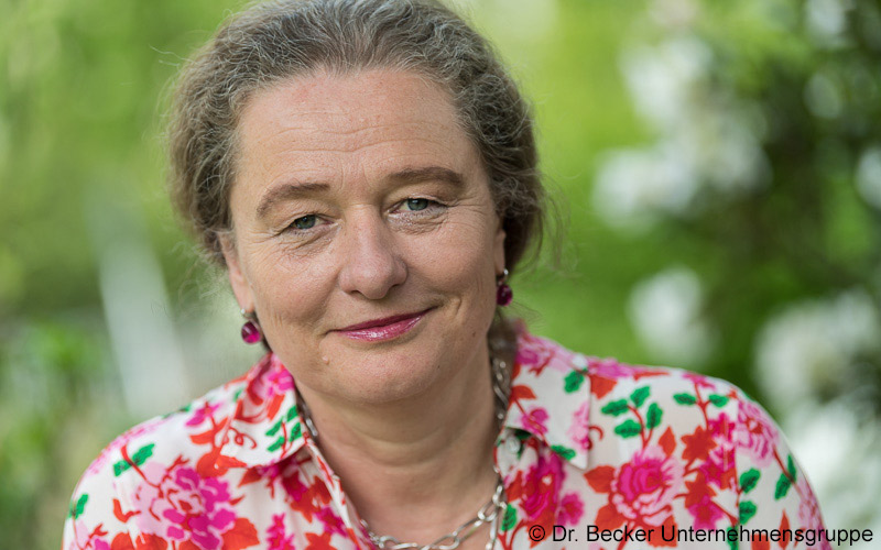 Frau Dr. Ursula Becker Frau Dr. Ursula Becker