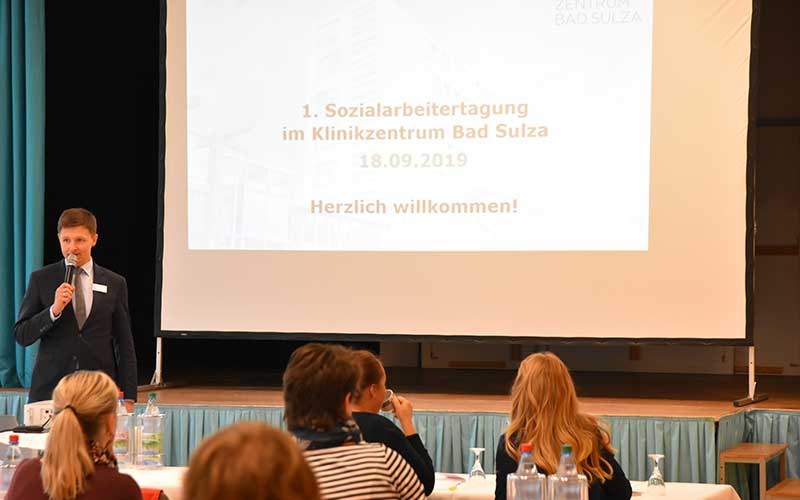 Mark Förste bei der Begrüßung der Teilnehmer © Toskanaworld Mark Förste bei der Begrüßung der Teilnehmer © Toskanaworld