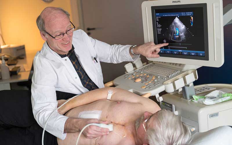 Da in der Dr. Becker Klinik Möhnesee eine kardiologische und eine psychosomatische Abteilung unter einem Dach vereint sind, bestehen im dortigen Zentrum für Psychokardiologie optimale Voraussetzungen für eine ganzheitlich ausgerichtete psychokardiologische Therapie. Da in der Dr. Becker Klinik Möhnesee eine kardiologische und eine psychosomatische Abteilung unter einem Dach vereint sind, bestehen im dortigen Zentrum für Psychokardiologie optimale Voraussetzungen für eine ganzheitlich ausgerichtete psychokardiologische Therapie.