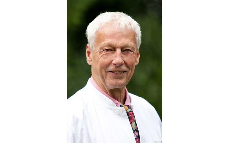Chefarzt Dr. med Josef Teuber Chefarzt Dr. med Josef Teuber